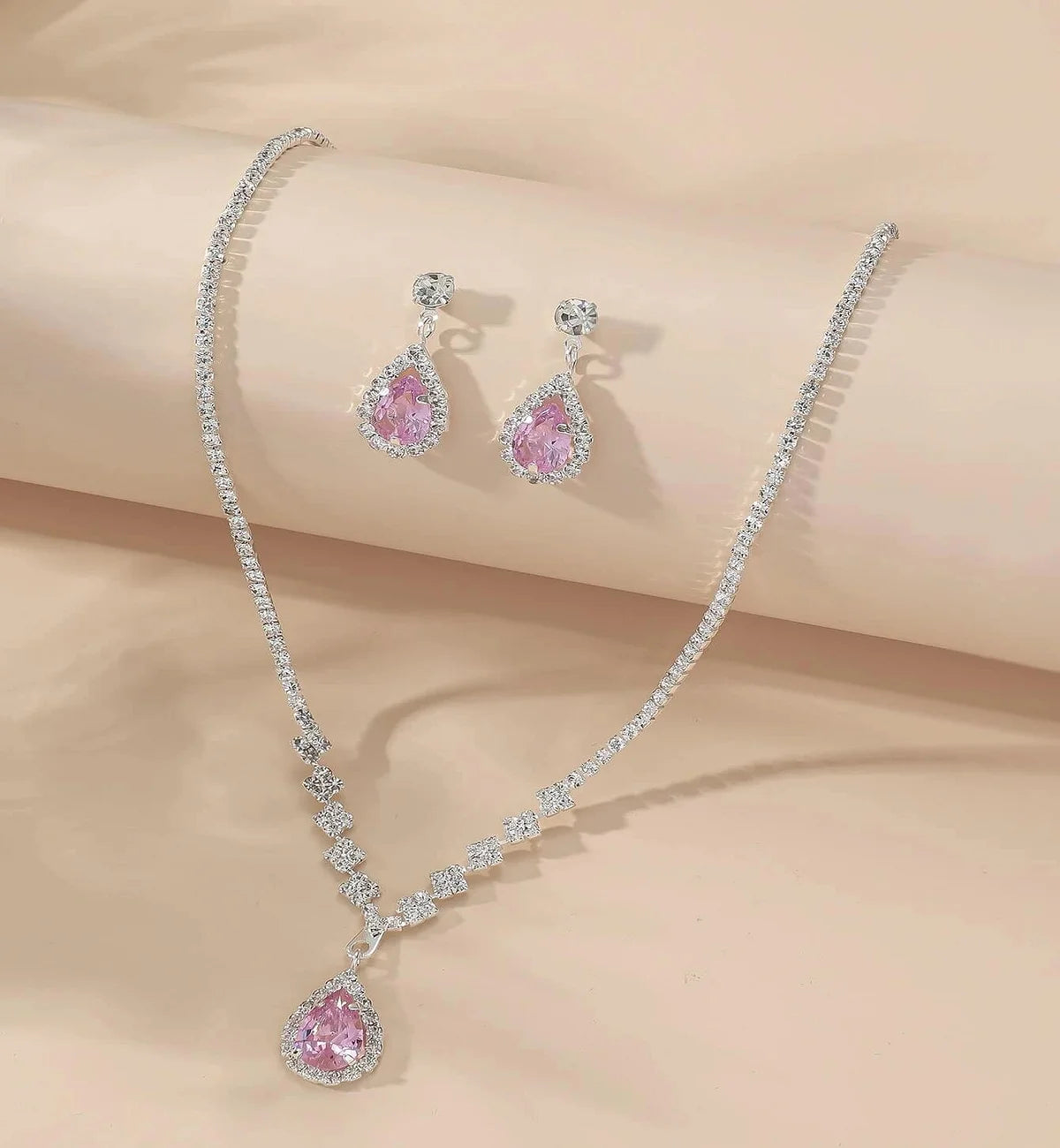 collier pour femme avec pendentif et boucle d'oreille