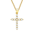magnifique chaîne pour femme avec pendentif discret en forme de croix.