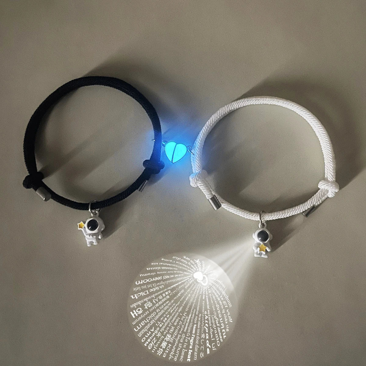 Bracelet Couple Projection Astronaute – Message secret lumineux